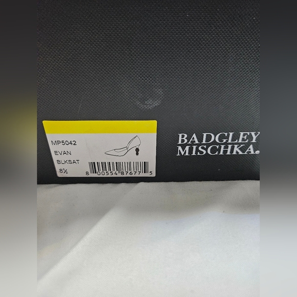 Badgley Mischka Satin Pumps 8.5 rhinestone heel - Picture 11 of 15